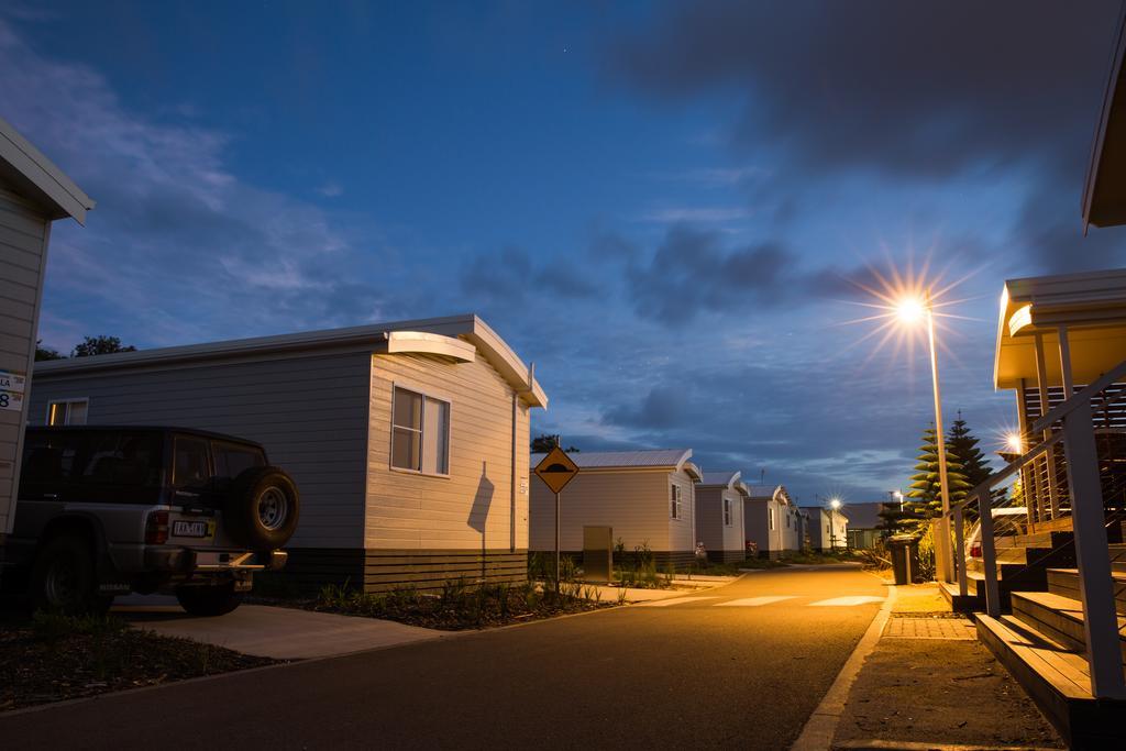 Nrma Stockton Beach Holiday Park Otel Oda fotoğraf